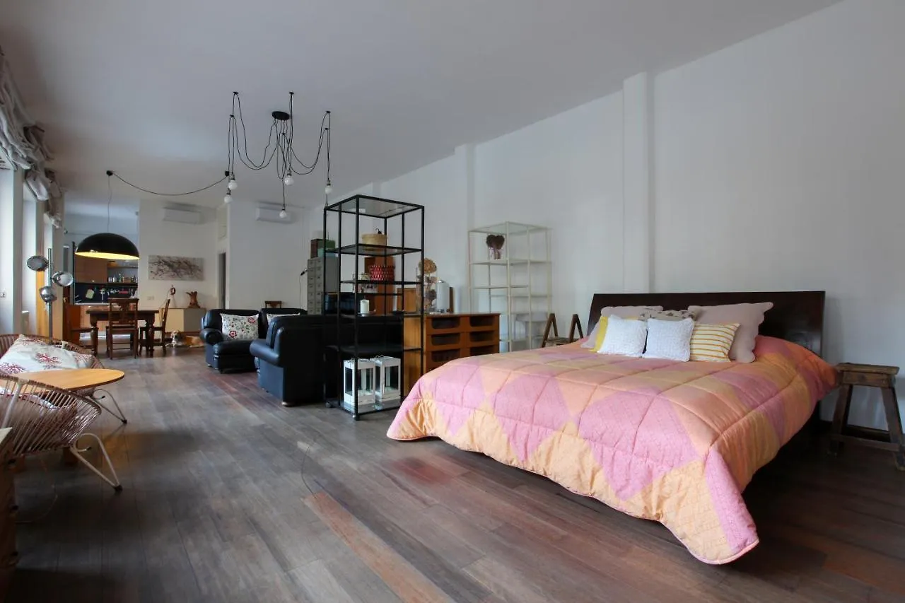 アパート Lovely Milano - Beautiful Loft With Terrace In Porta Romanaアパートメント