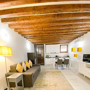 https://isa-lovely-home-in-venice.hotelinveneto.com